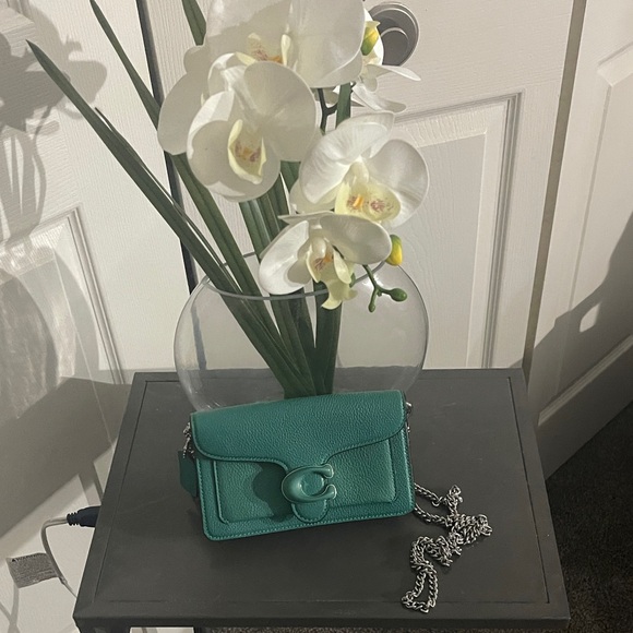 Handbags - Elegant Teal Shoulder Bag with Silver Chain